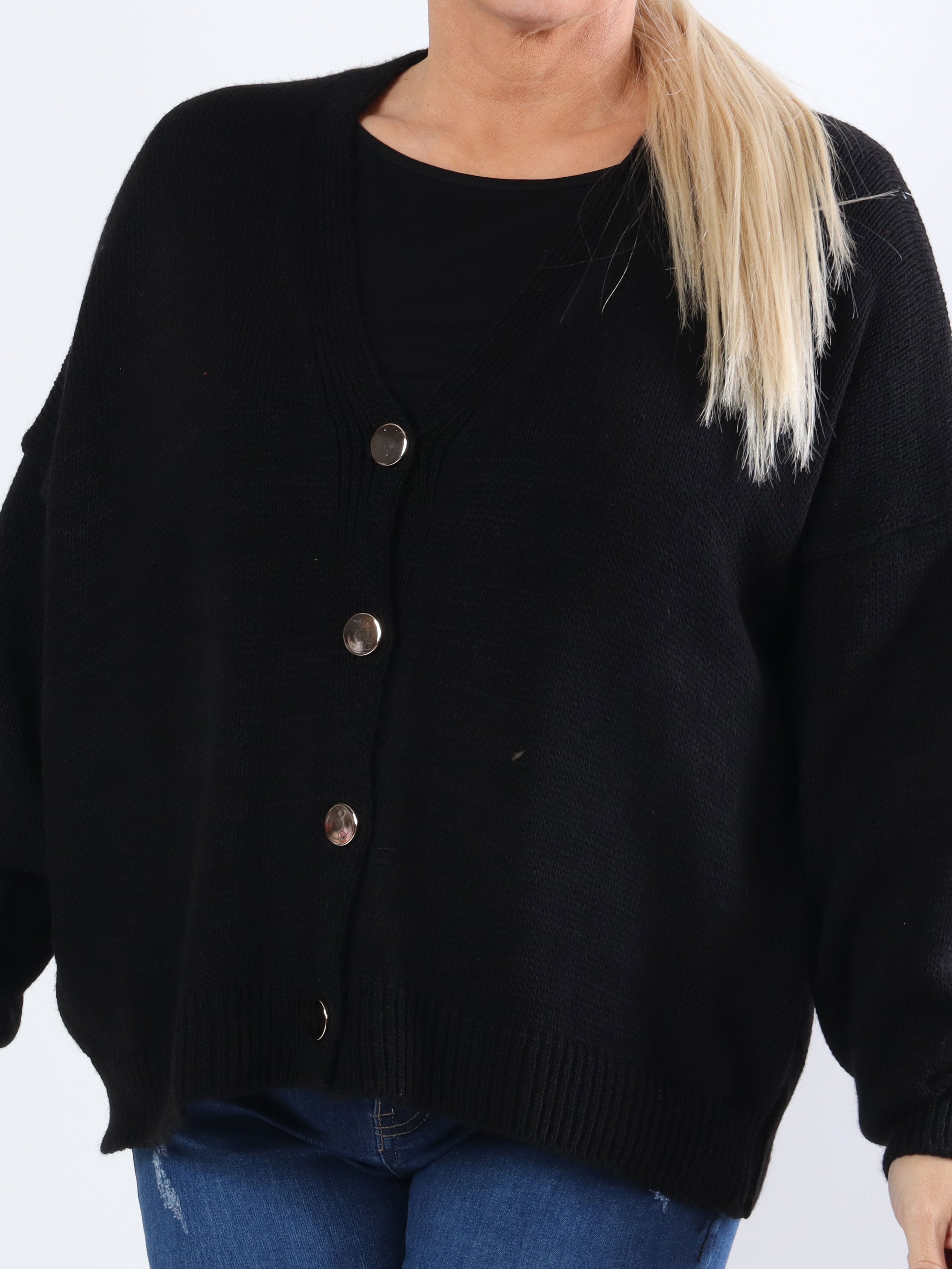 Susana - Kort plus size strikcardigan med skinnende knapper